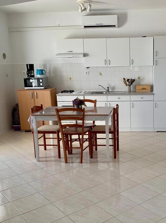 Francis Appartements Пакоштане Экстерьер фото